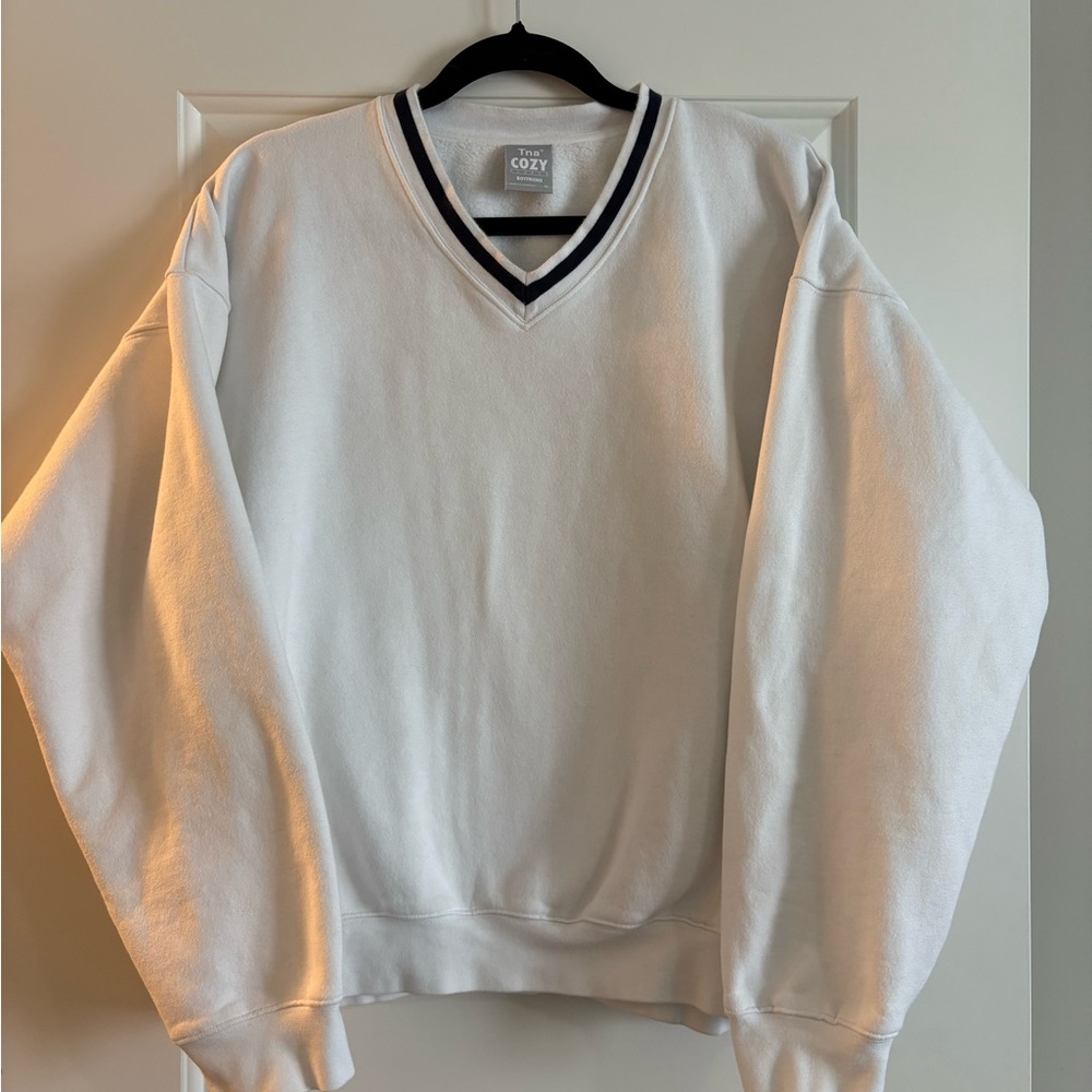 Aritzia TNA Cozy Fleece Boyfriend Fit Varsity V-Neck Sweatshirt White/Navy Sz XL